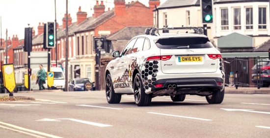 Jaguar Land Rover ir aprīkots ar jaunu tehnoloģiju